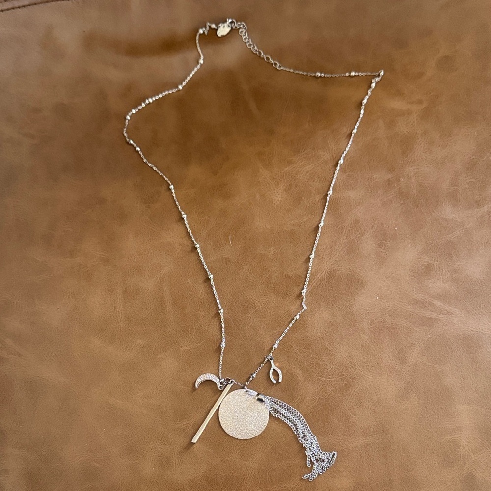 Elegant Rose Gold Pendant Necklace